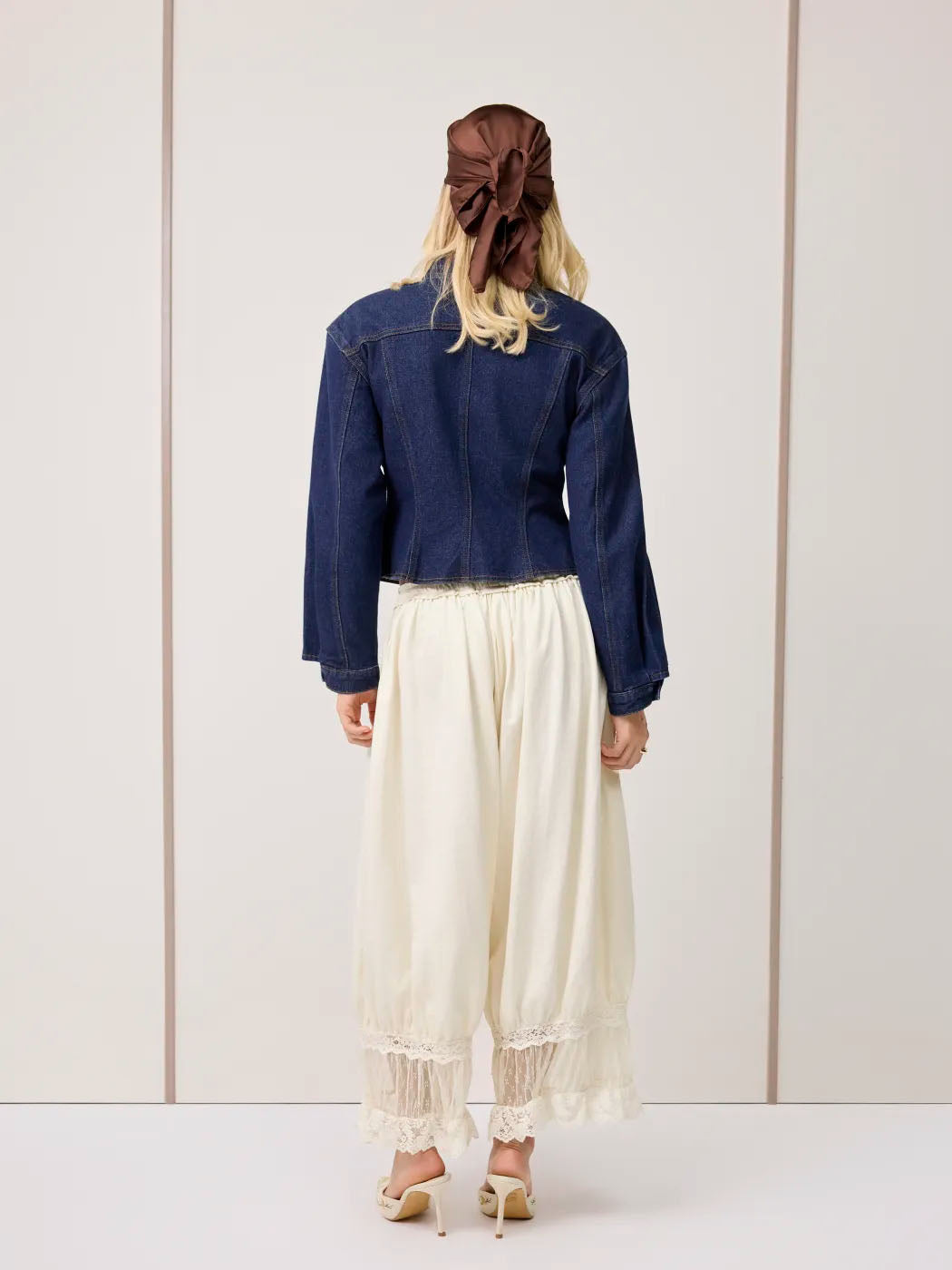 Lacy - Conjunto de blusa de encaje y pantalón corto bombacho