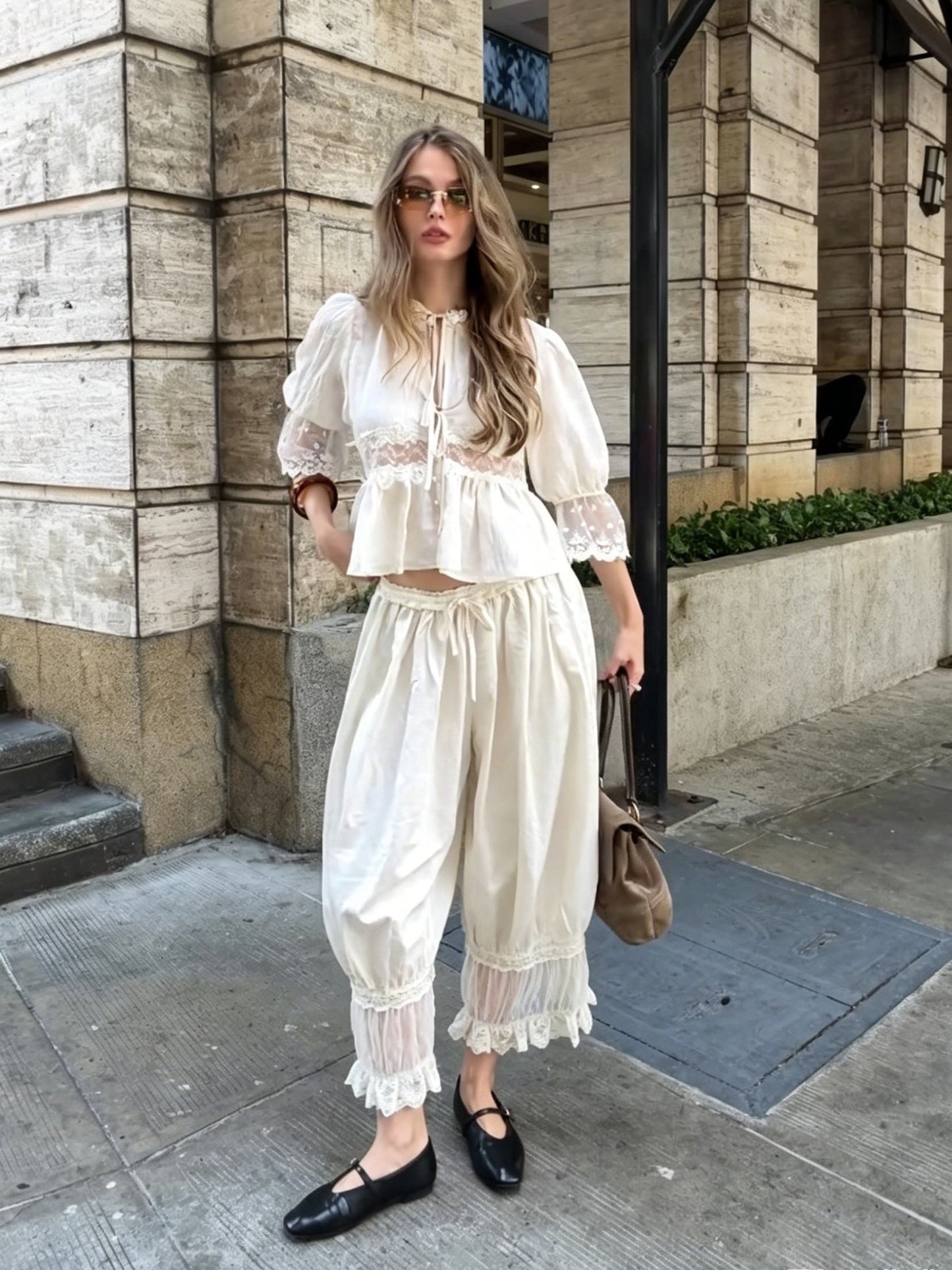 Lacy - Conjunto de blusa de encaje y pantalón corto bombacho