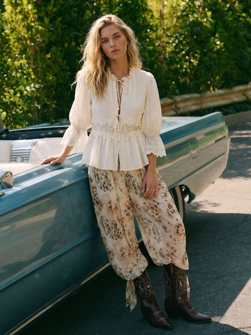 Lacy - Conjunto de blusa de encaje y pantalón corto bombacho