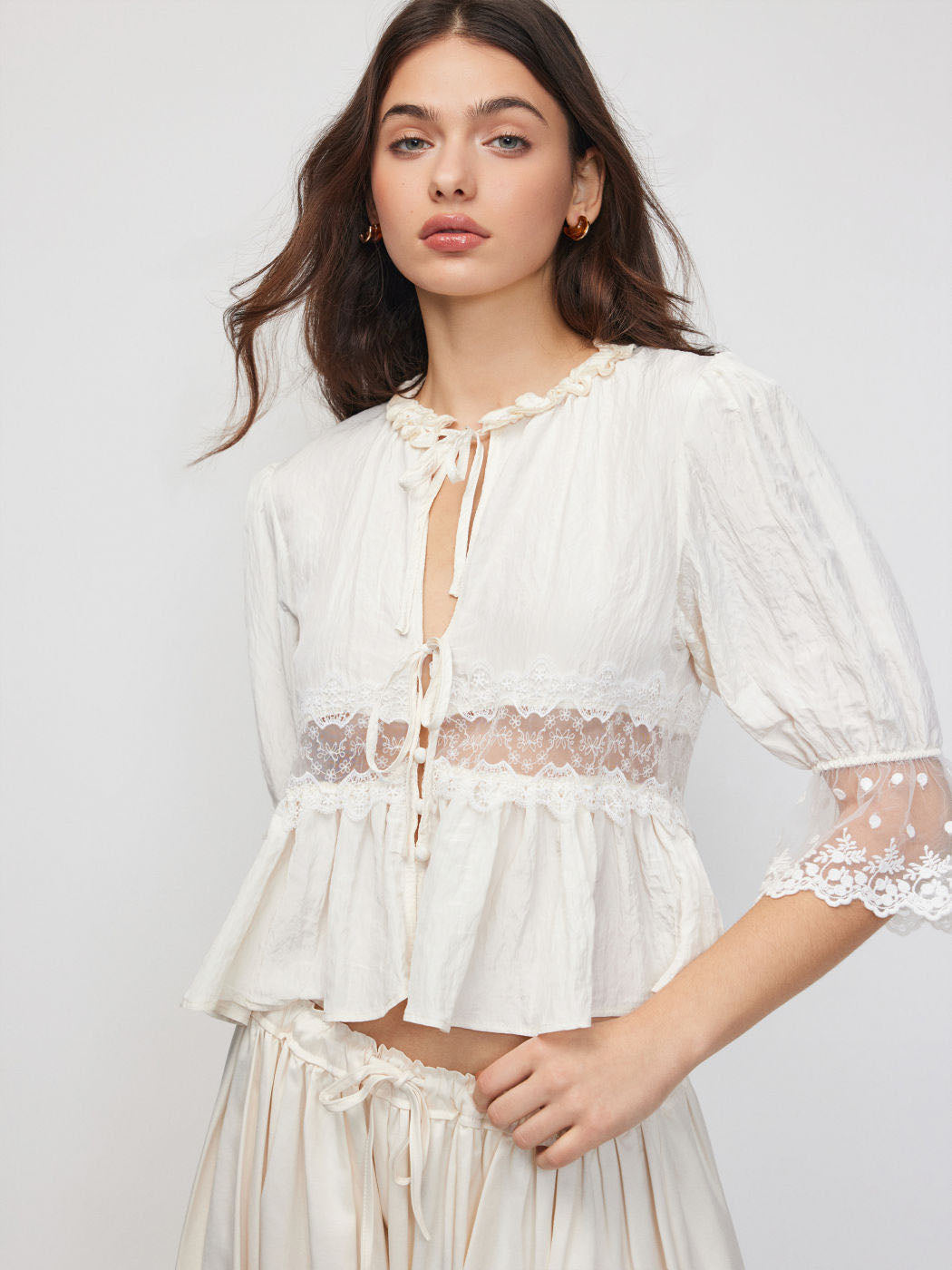 Lacy - Conjunto de blusa de encaje y pantalón corto bombacho