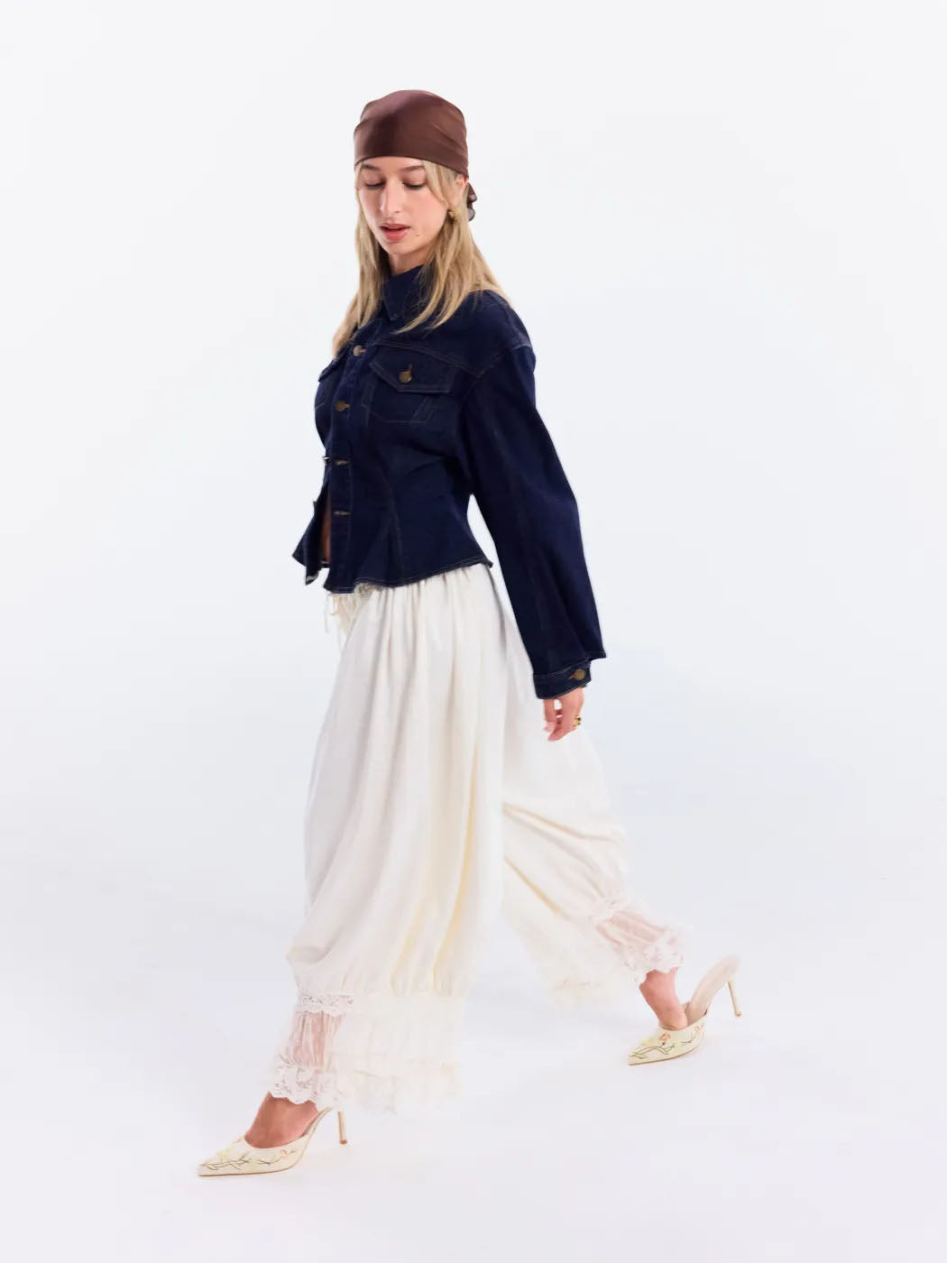 Lacy - Conjunto de blusa de encaje y pantalón corto bombacho