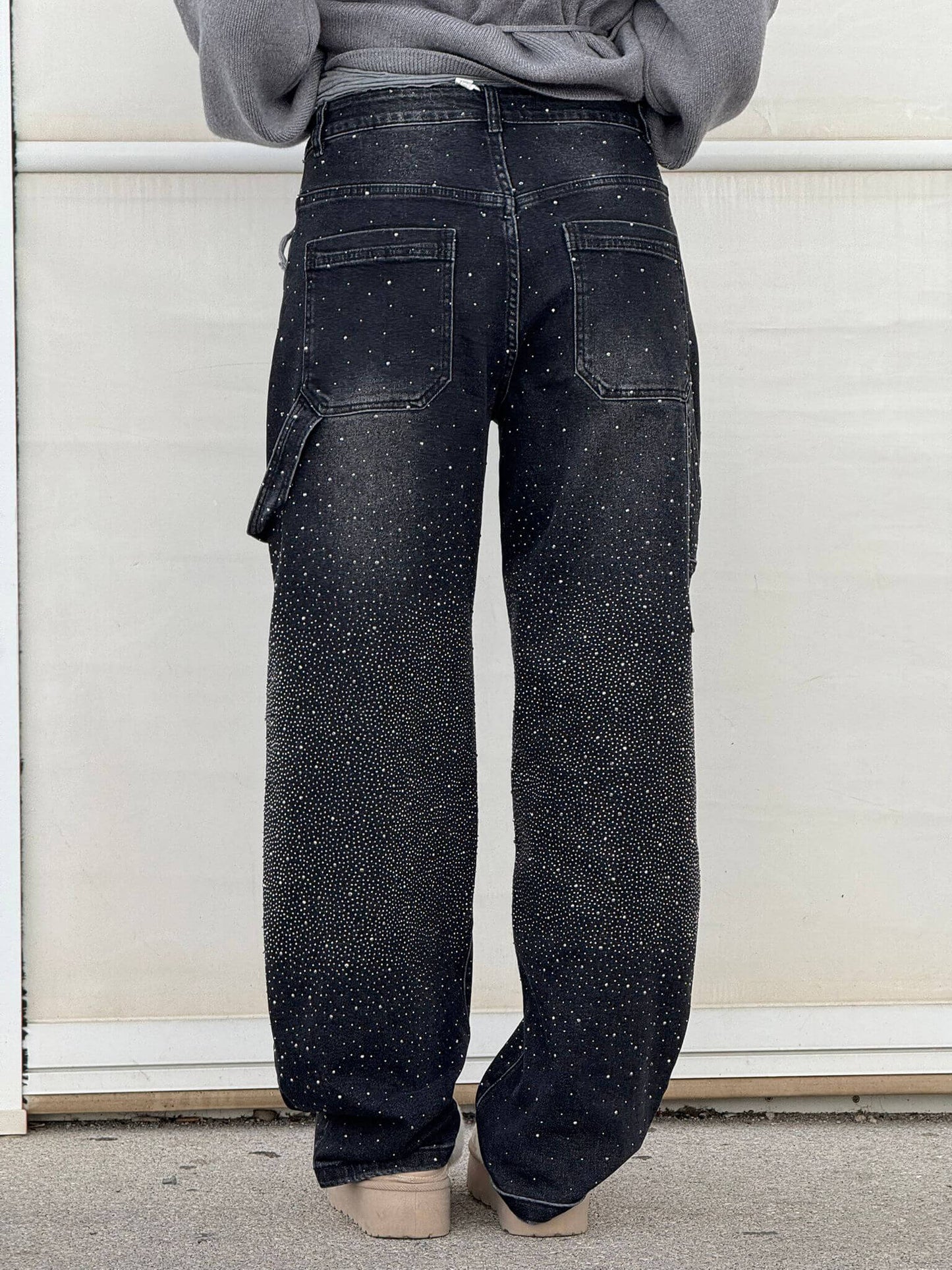 Vaquero ancho estilo carpenter con acabado brillante