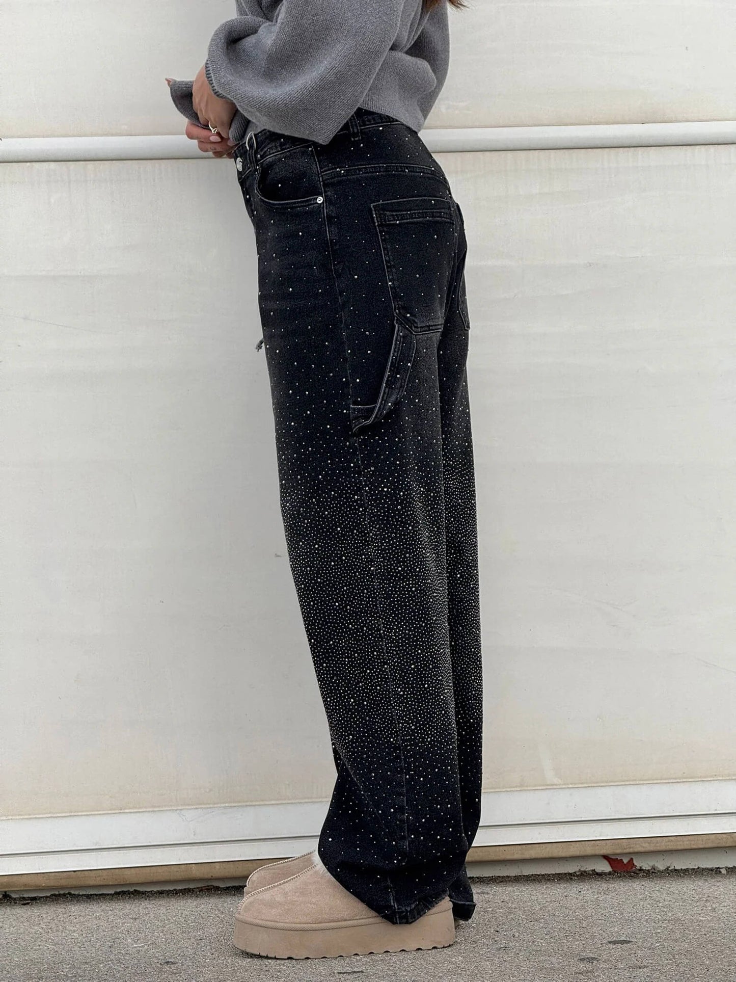 Vaquero ancho estilo carpenter con acabado brillante